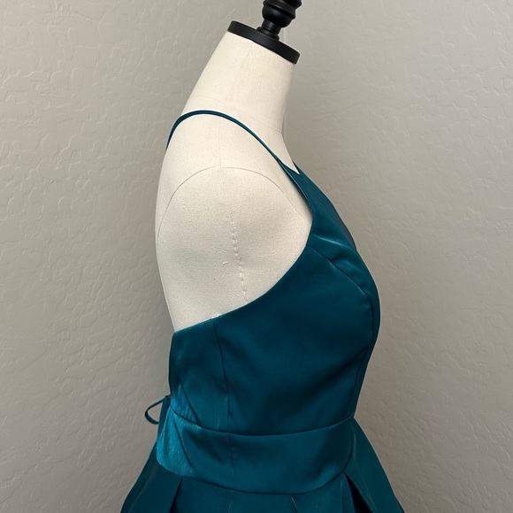 NEW CHRISTINA WU SZ 18 TEAL ORGANZA FORMAL TIE BACK BALLGOWN WITH POCKETS - Picture 5 of 14